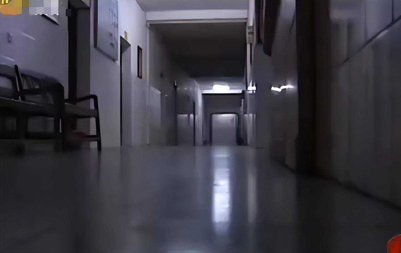 13年前江西弃婴在太平间靠雨水存活八天八夜迎来10位爱心爸爸