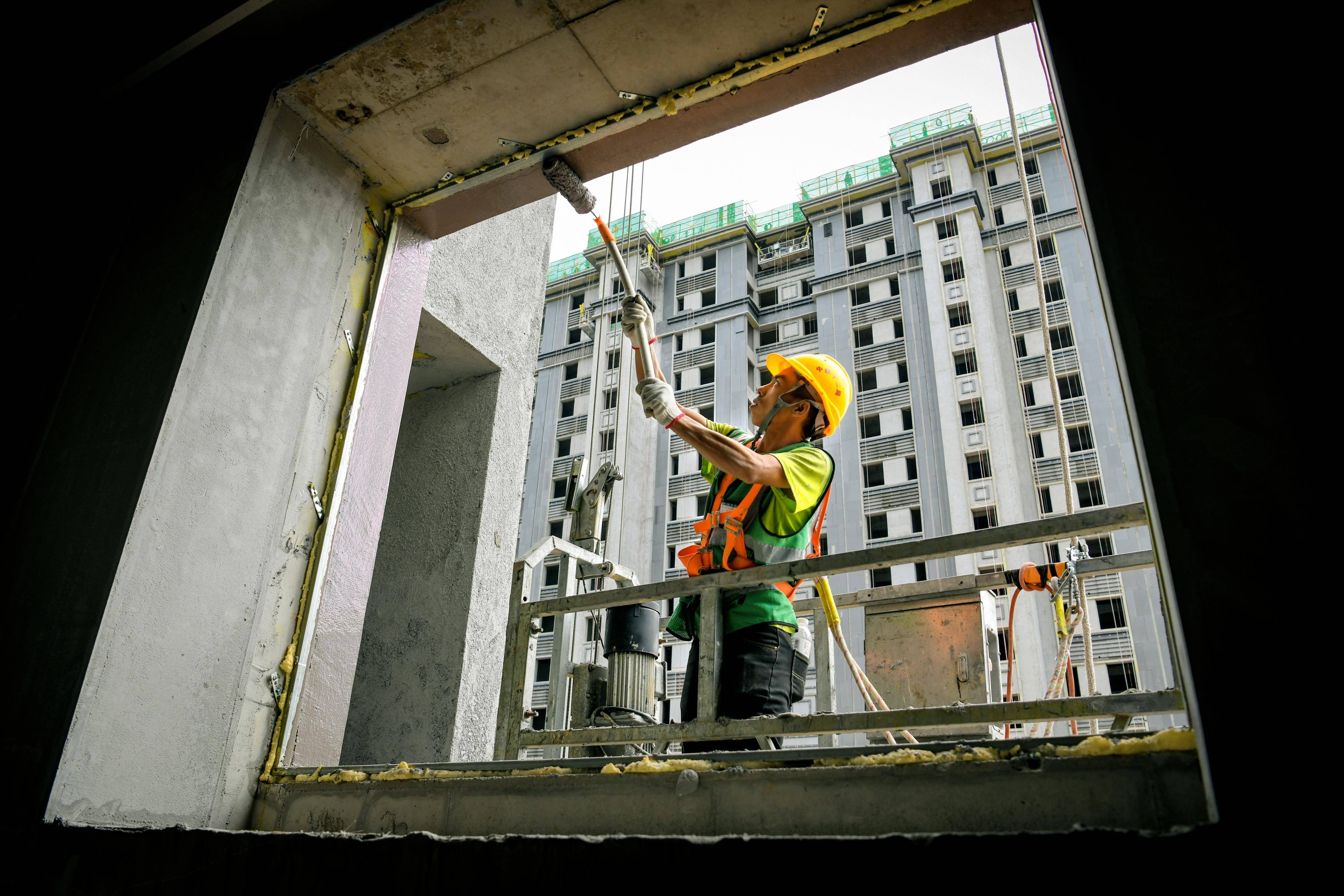 雄安新区:节日坚守建设工地