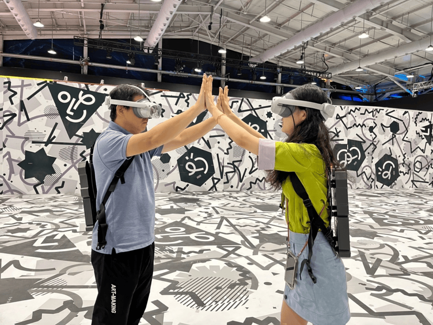 首部敦煌VR大空间互动电影亮相2024服贸会_娱乐_项目_陈丽萍