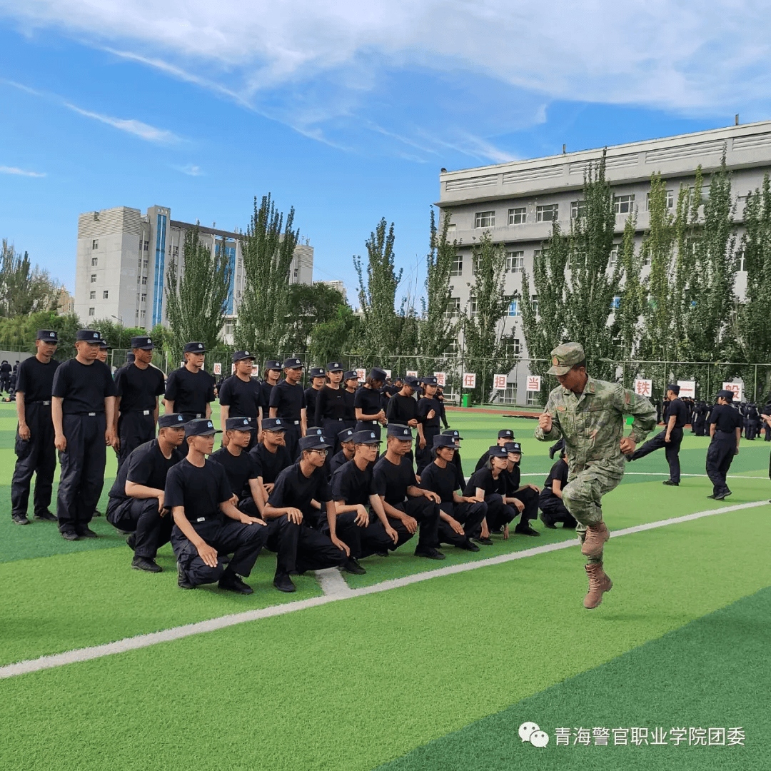 湖北警官学院军训图片