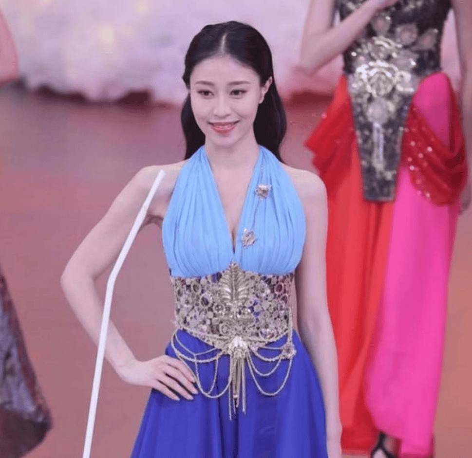 网民认为倪乐琳与《爱‧回家之开心速递》演rebecca的沈可欣撞样