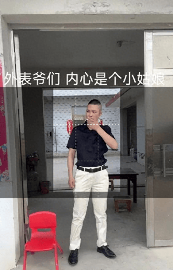 江苏女子因相貌独特走红,村民:"她女身男相,比男人还爷们"_女儿_方显