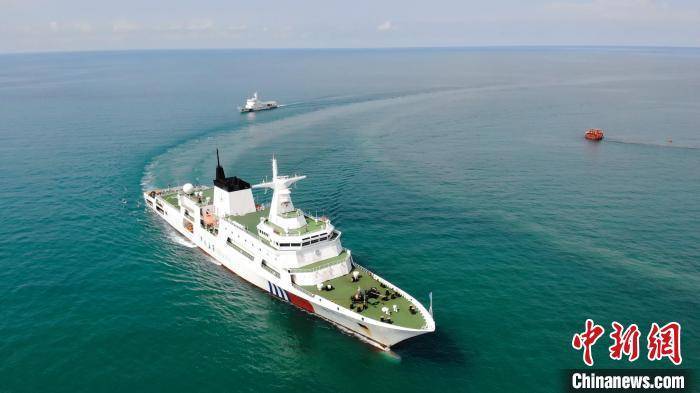 粤桂琼海事开展北部湾海域联合巡航 保障水上通航安全