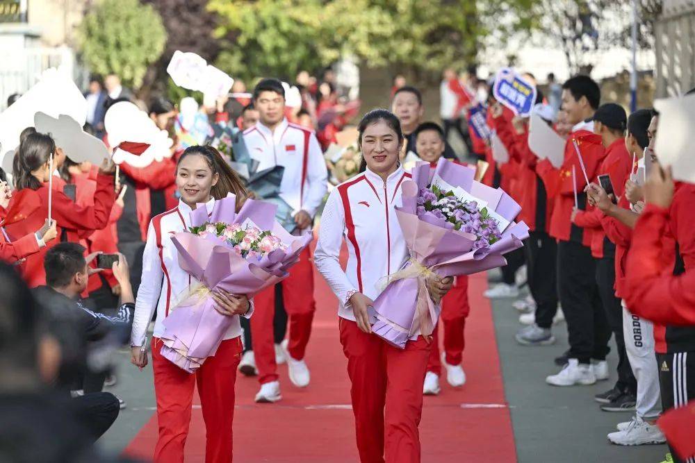 乌鲁木齐市毕德国简历图片