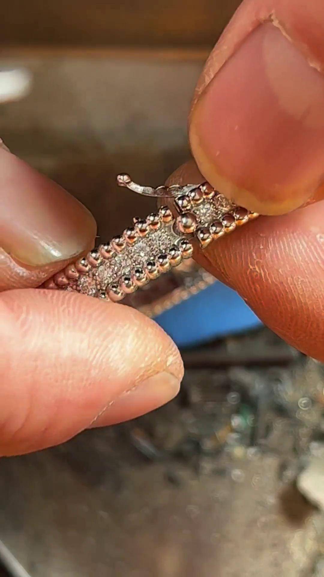 知错就改珠宝手艺人 工匠手艺