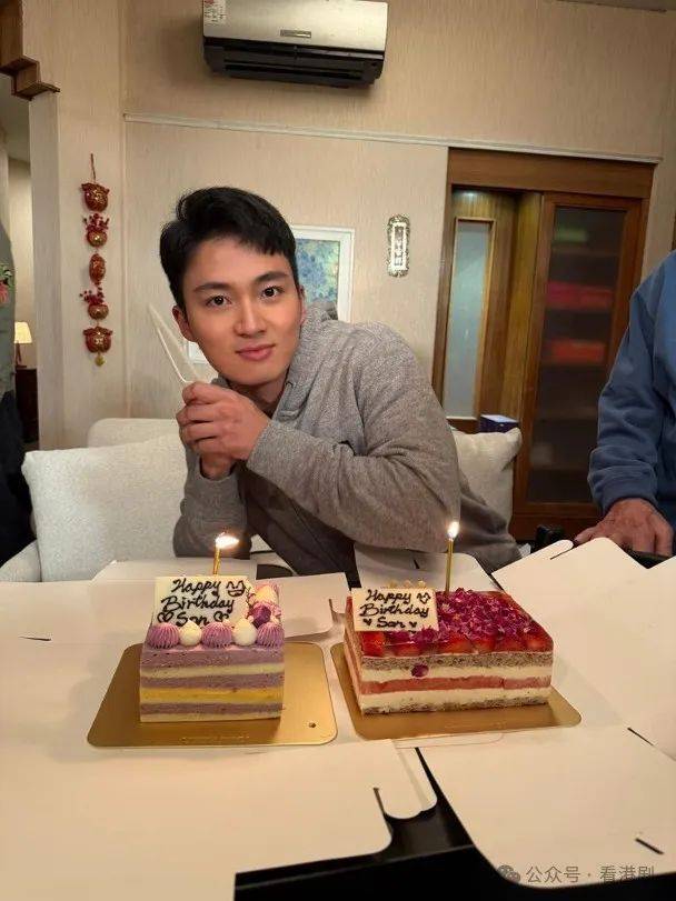 周嘉洛获“熊家”上下庆生 同“妈咪”揽到实劲温馨_滕丽名_生日_众人