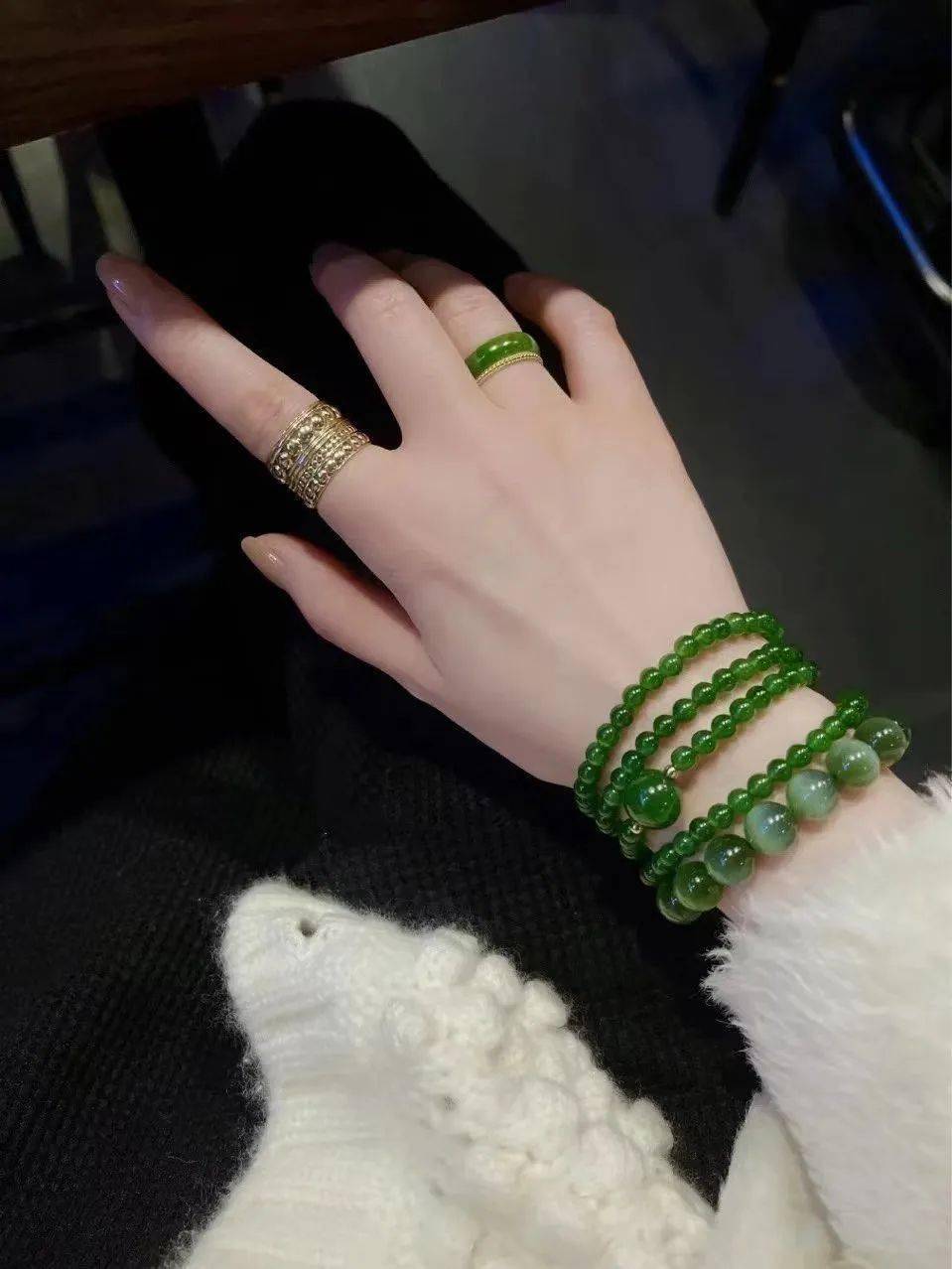 女士戴的手串(女士戴的手串刻名字好吗)