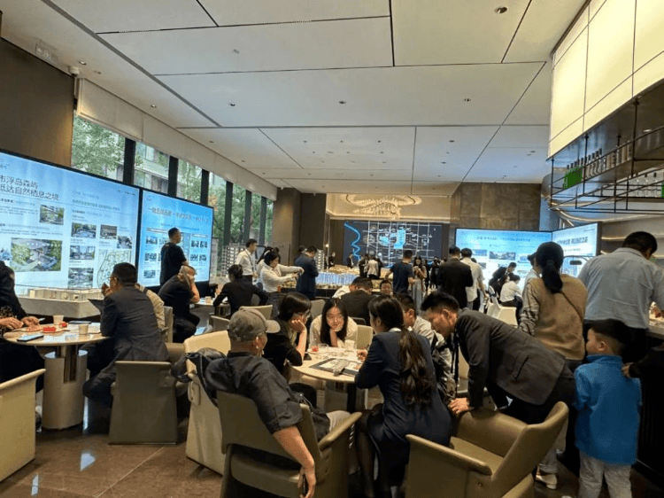 重庆买房的黄金时间来了！_房地产市场_住宅_龙湖
