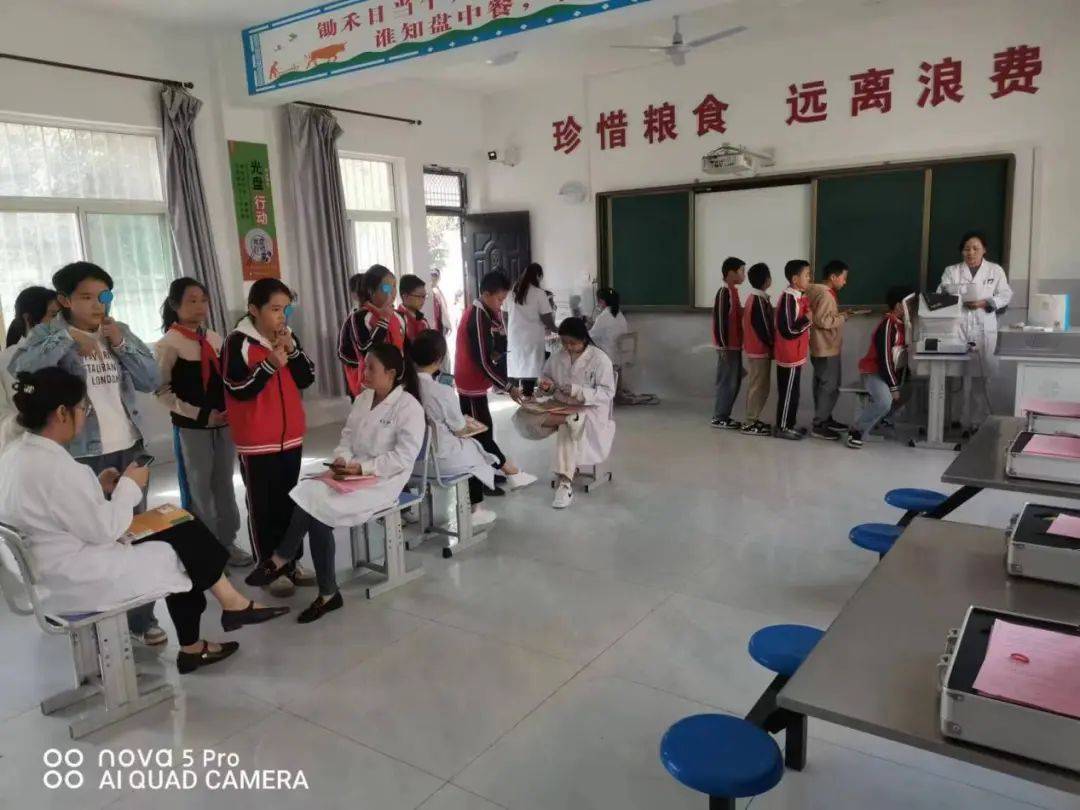 (薛秋鸽)10月10日,三星中心小学进行第二次教案检查活动.(查娟)10月10