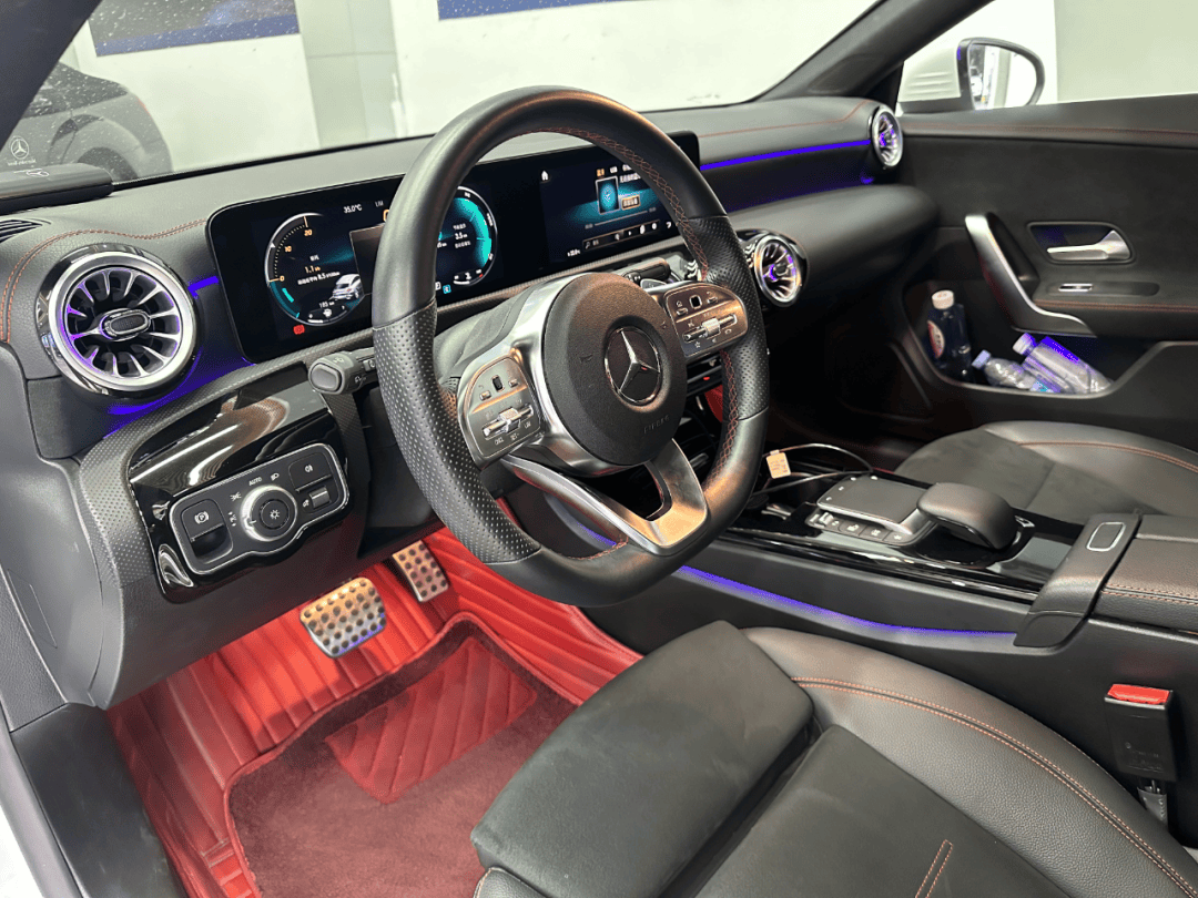 奔驰cla级 2022款 cla 200 猎跑车