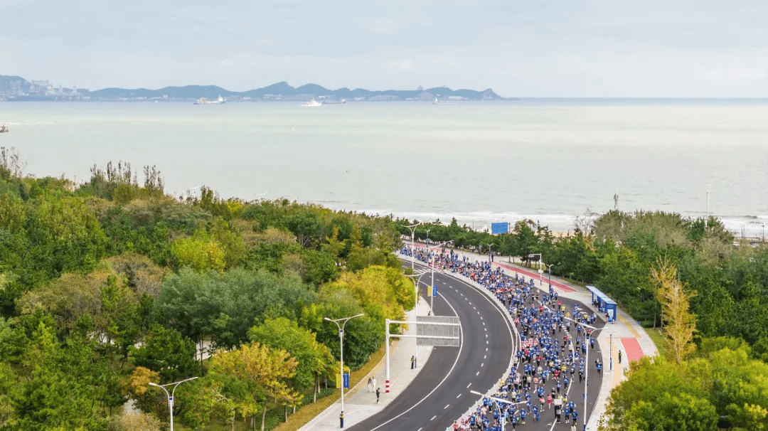 一场大众跑者的秋日盛宴丨 2024烟台马拉松圆满落幕