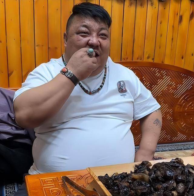 原来“吃播四巨头”已经去世两个了，难怪国家都出手了_恩克_美食_猴仔