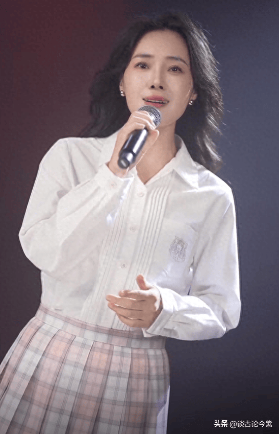 今天带大家了解中国内地歌手云朵