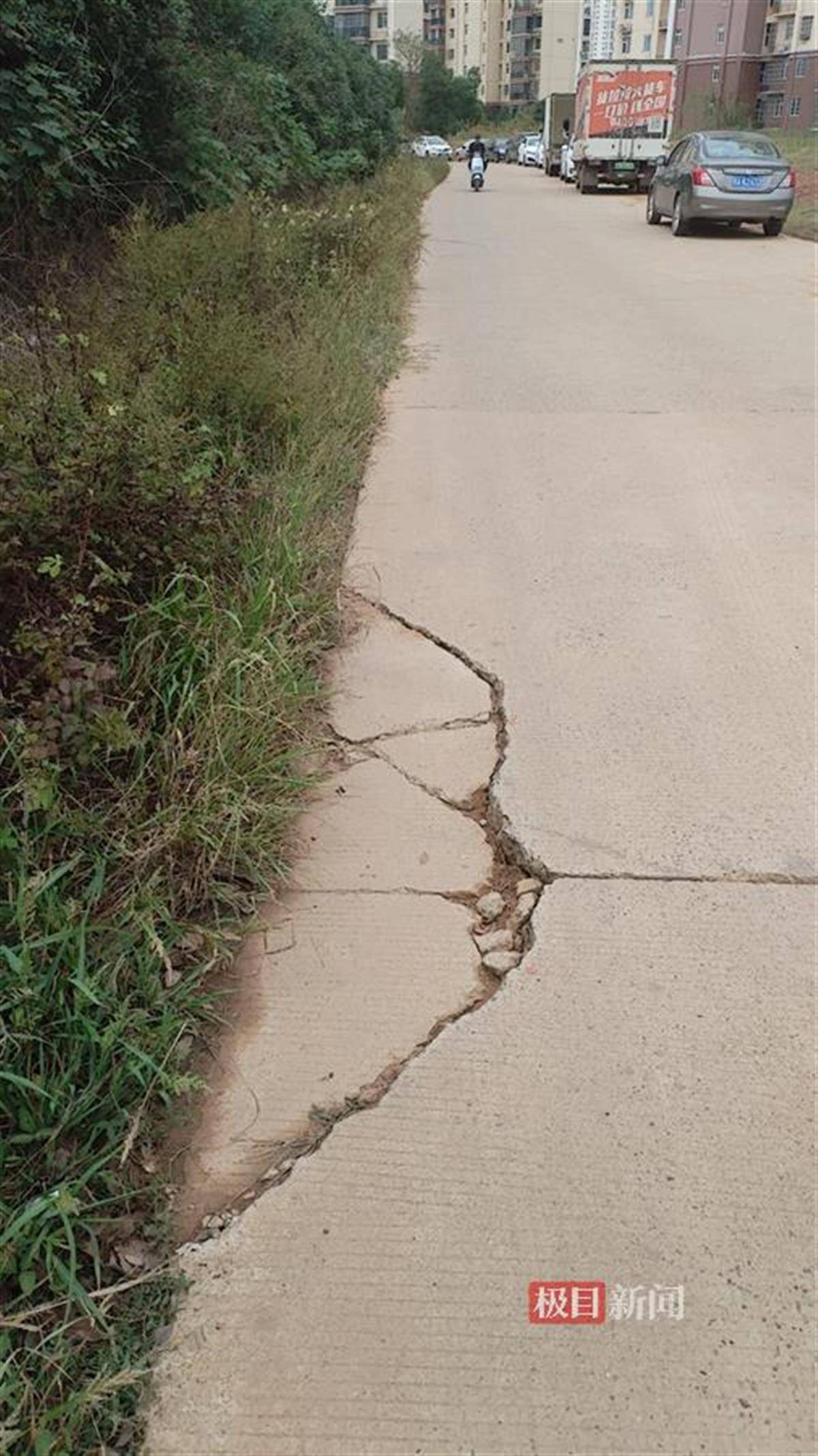 极目帮办|路面多处破损影响市民出行,武汉东湖高新区