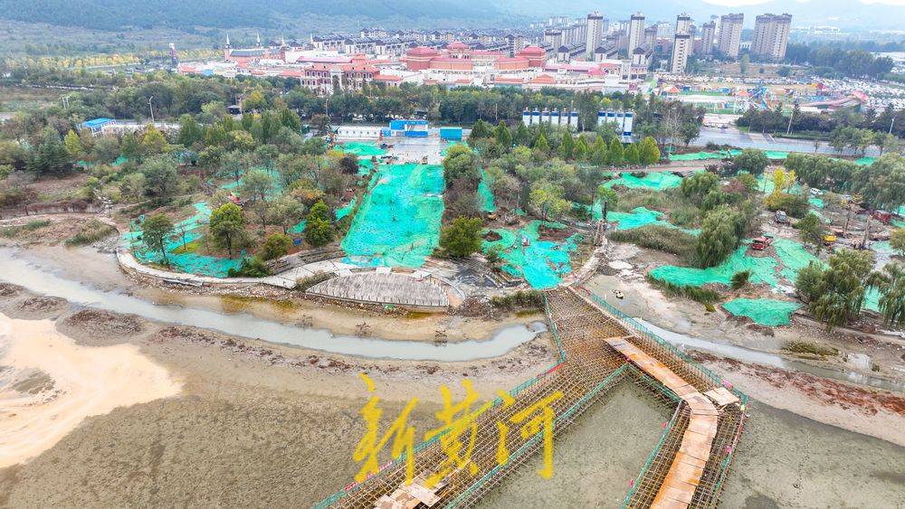 排空湖水清淤提质,济南彩虹湖景观全面改造提升_王锋_湖区_施工人员