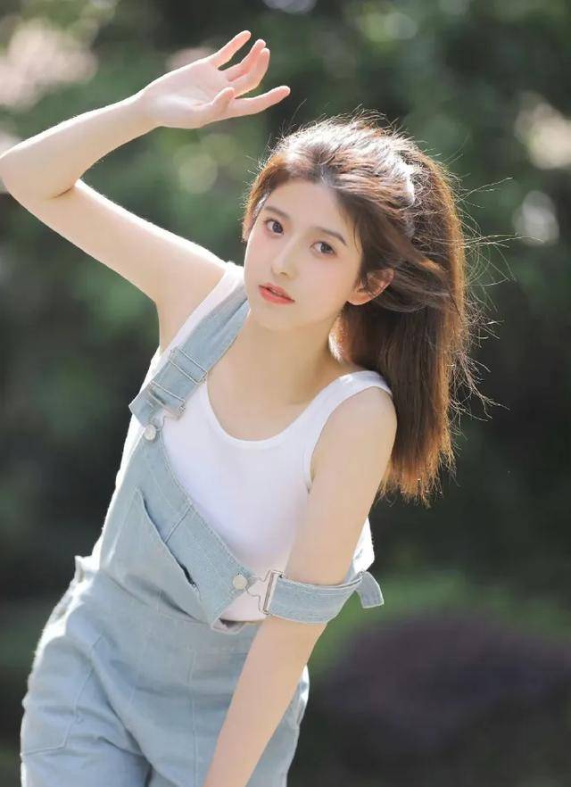 90后美女 校花图片