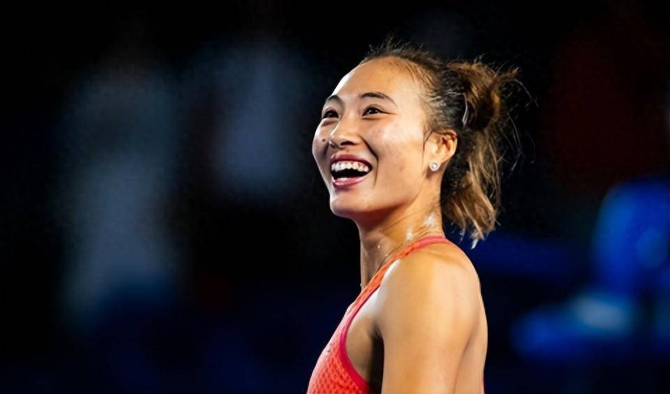 连场送蛋!郑钦文2-1击败费尔南德斯,连续3站打进巡回赛四强,半决赛将对阵施耐德 连场送蛋!郑钦文2-1击败费尔南德斯,连续3站打进巡回赛四强,半决赛将对阵施耐德