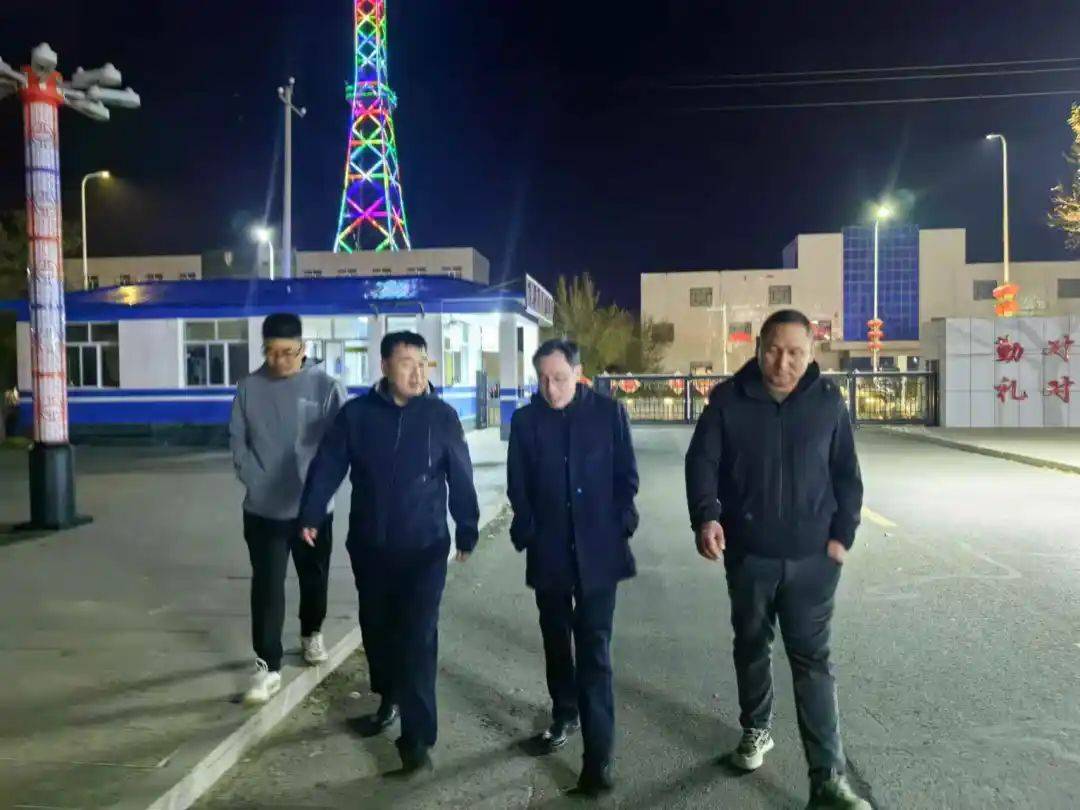 苏尼特右旗教育局开展寄宿制学校安全管理夜间检查工作