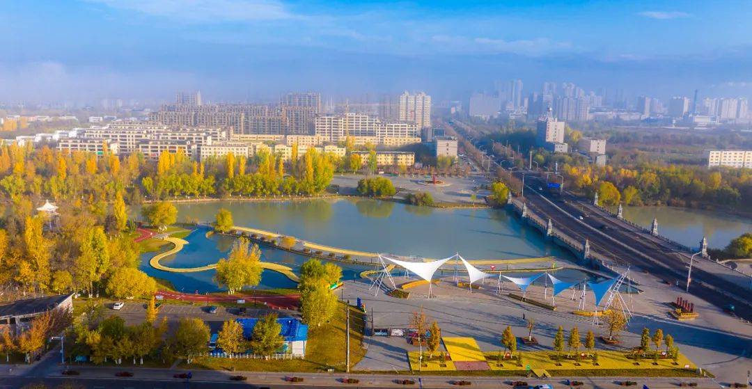 平流云,飘过博尔塔拉的清晨