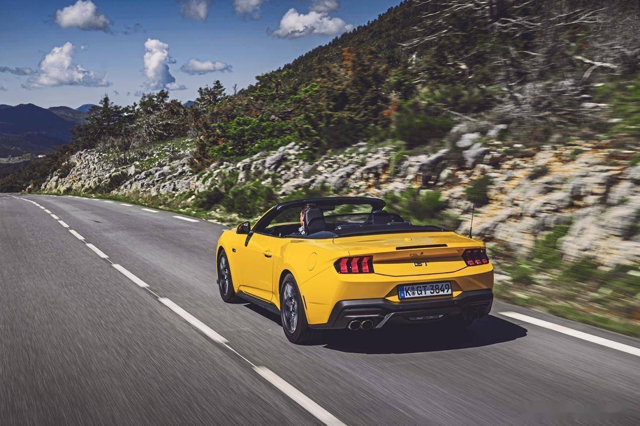 福特mustang gt敞篷版上演终极之舞,经典美式肌肉车即将谢幕?