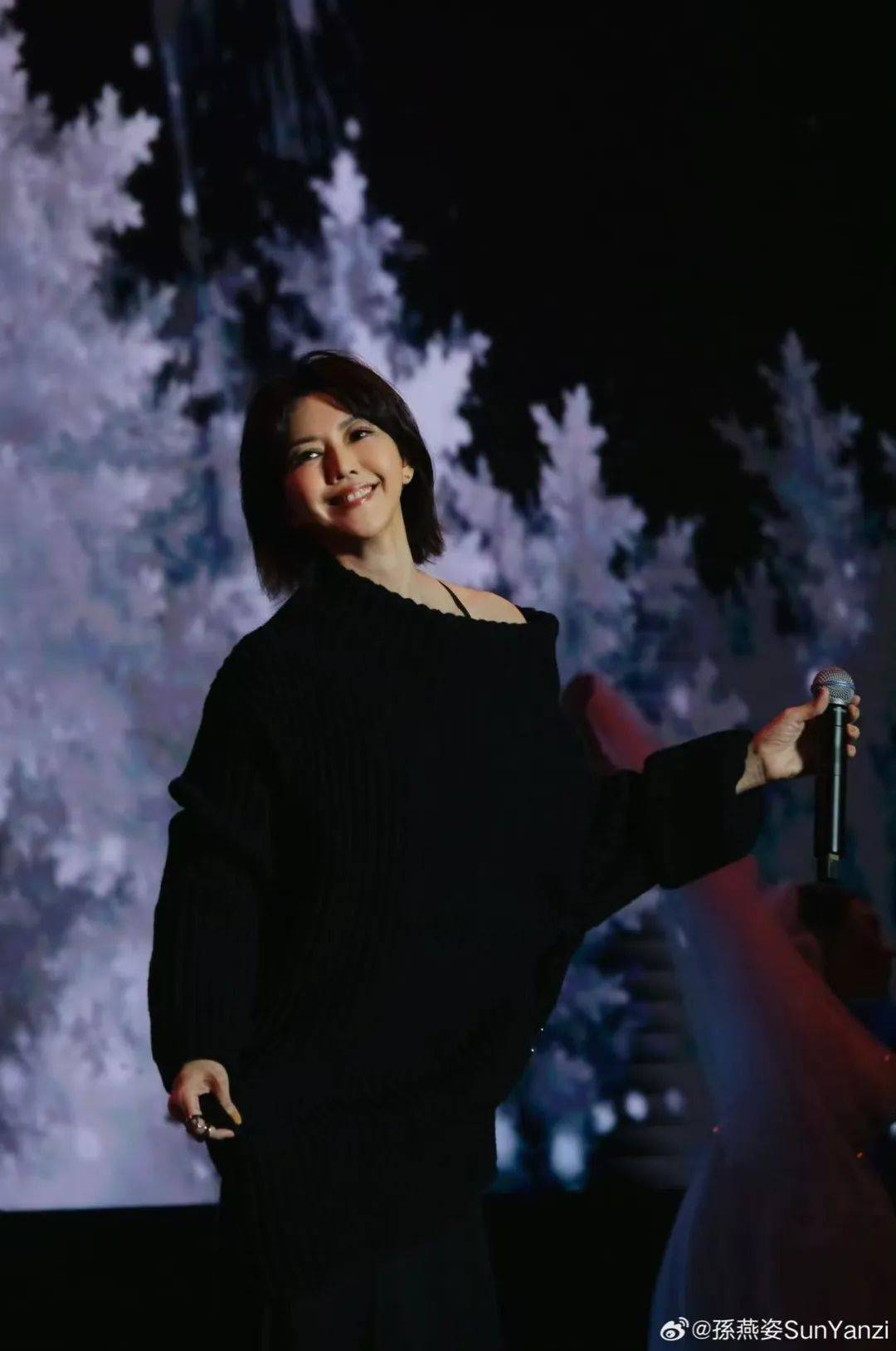 "冷门女歌手"孙燕姿南京行化身max mara控!