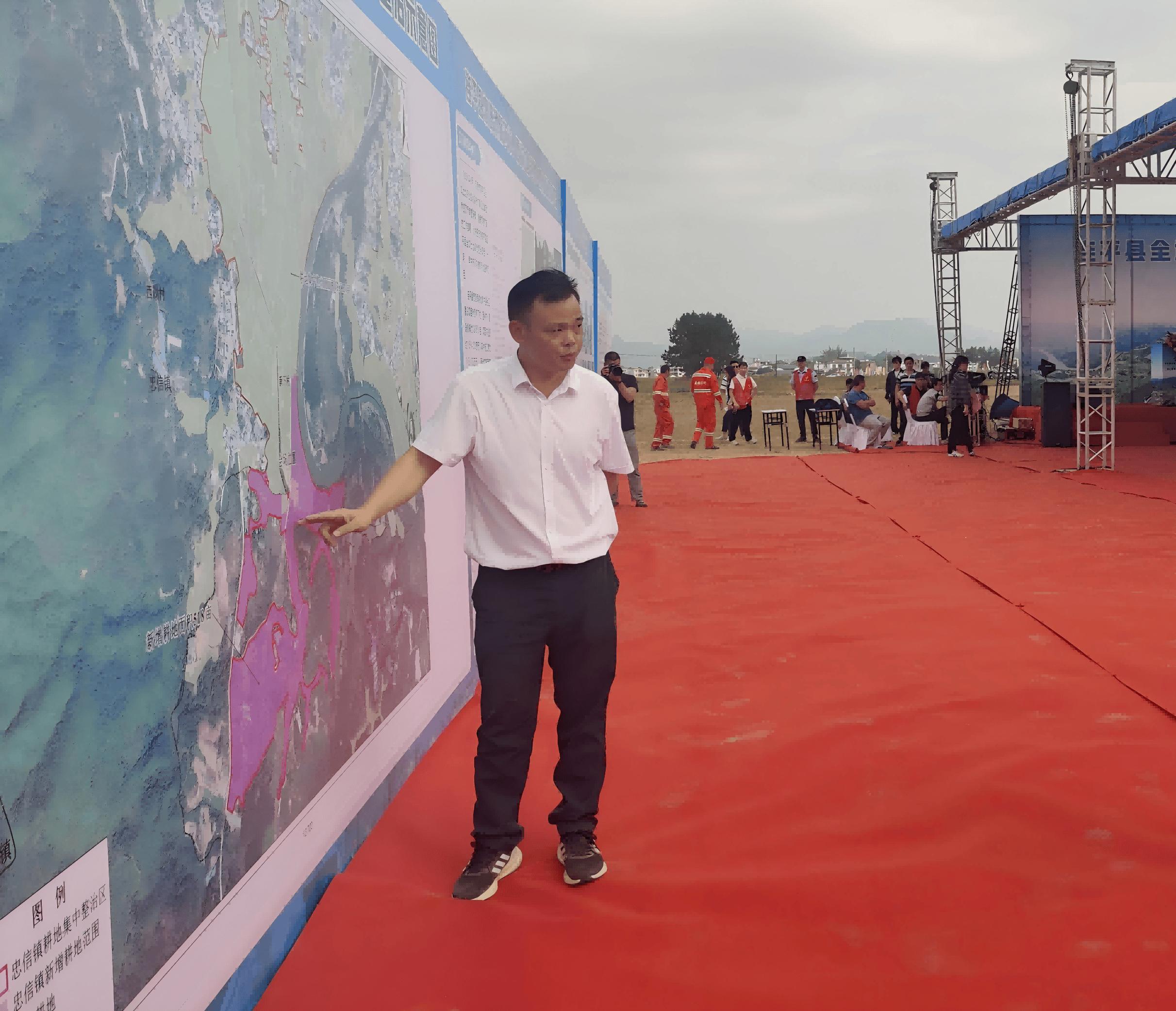 连平县委副书记,县长黄罡星表示,全域土地综合整治是促进乡村振兴与