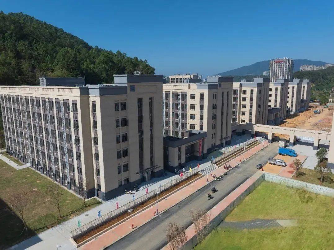 松山片区新船山学院图片