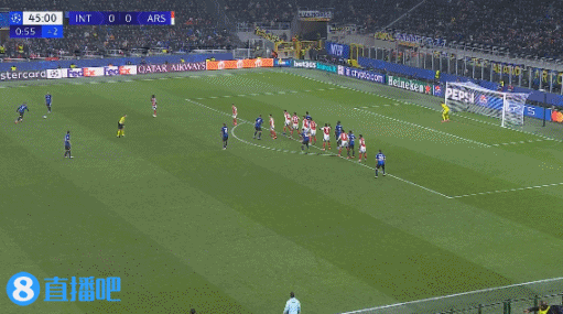半场-国米暂1-0阿森纳 恰20补时点射梅里诺送点邓弗里斯中框