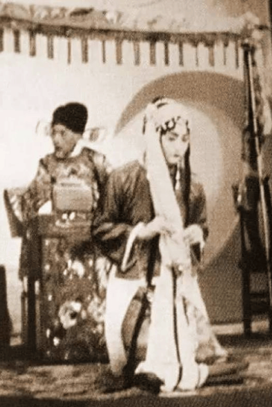 何佩森:《玉堂春》琐谈_苏三_西皮_缠头