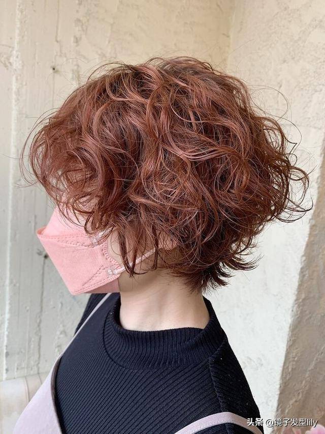 短发全头卷:奔四奔五女性的时尚之选_发型_卷发_面部