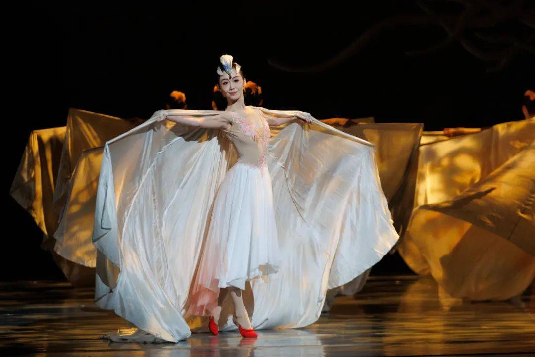 今日开票 | 舞剧《朱鹮》2025相约上海国际舞蹈中心翩跹起舞