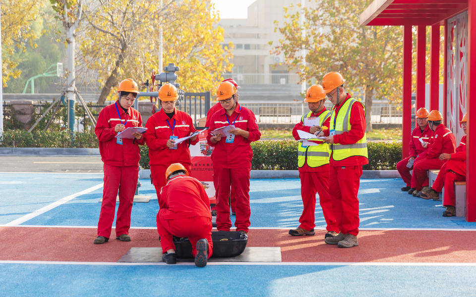 胜利油田孤东采油厂"最强操作"练精兵
