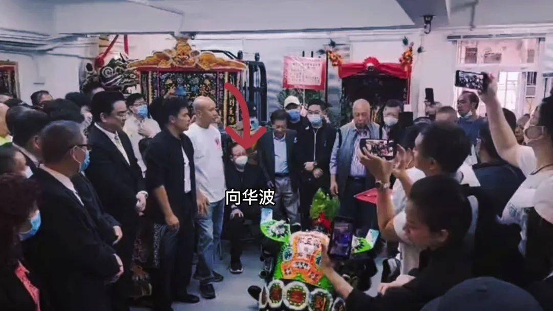 当时他跟罗维的儿子罗大卫合作开了一家电影公司,为了抢人,陈志明