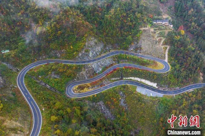 三峡库区 山路弯弯山乡美