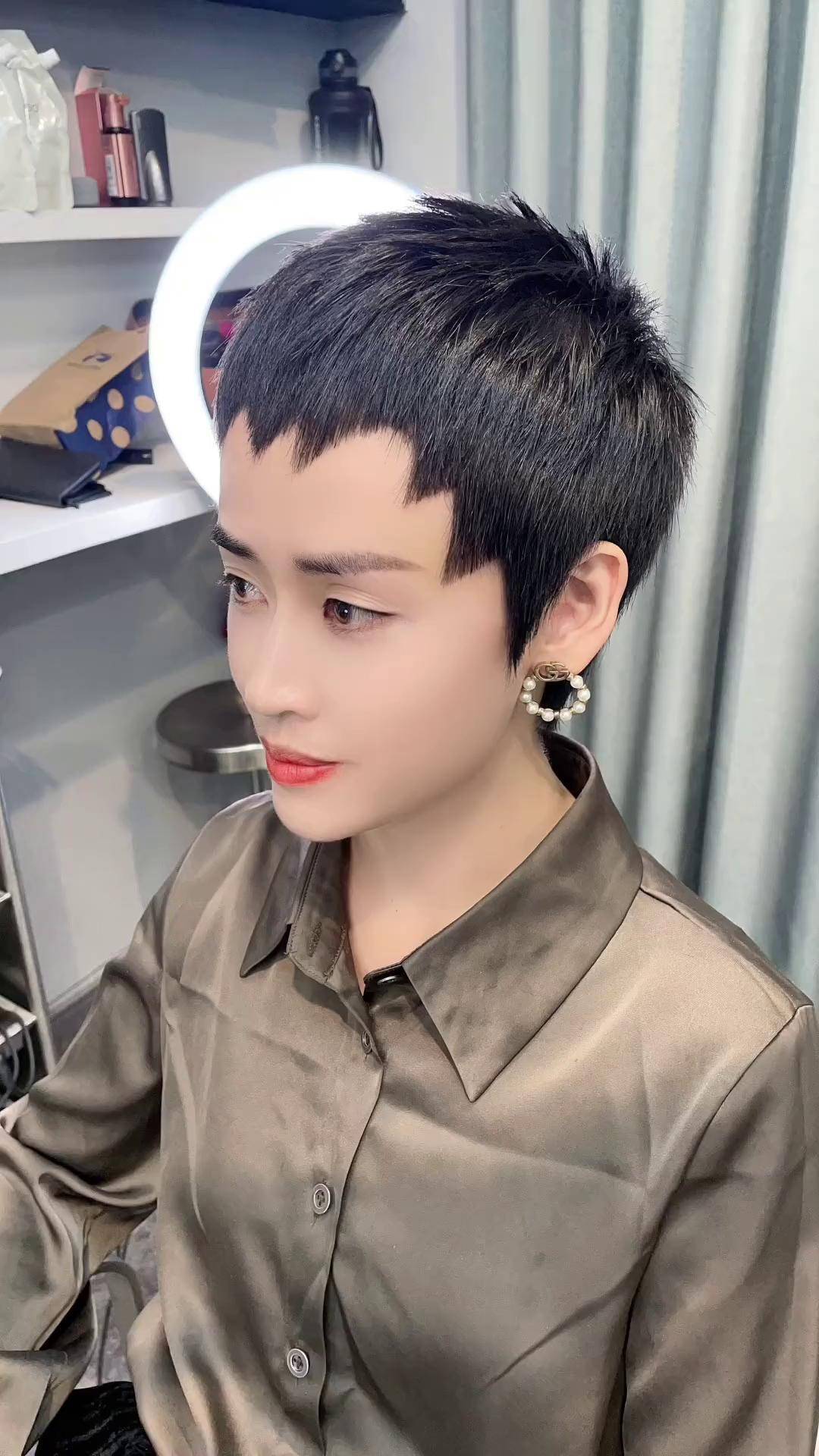 锯齿刘海设计女士超短发个性短发