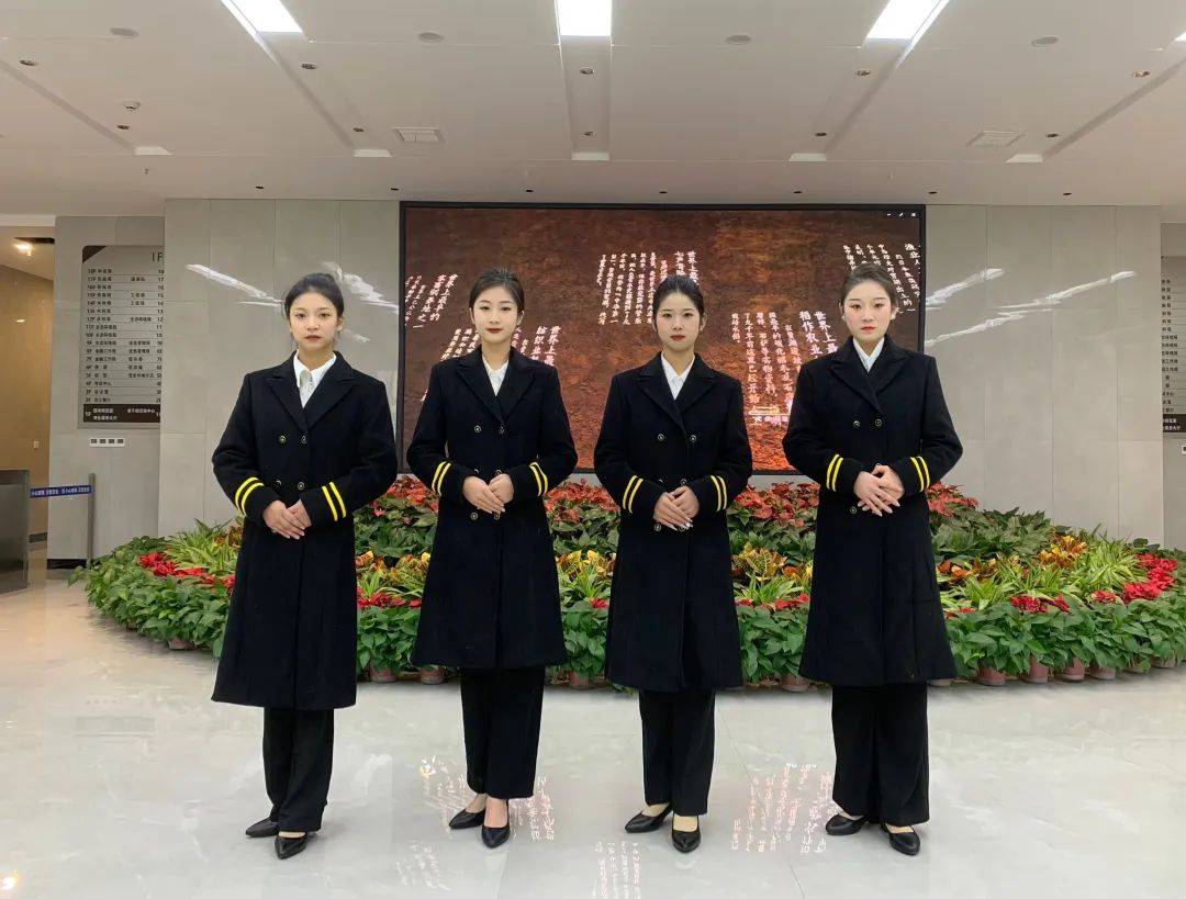 校礼仪队招新啦!