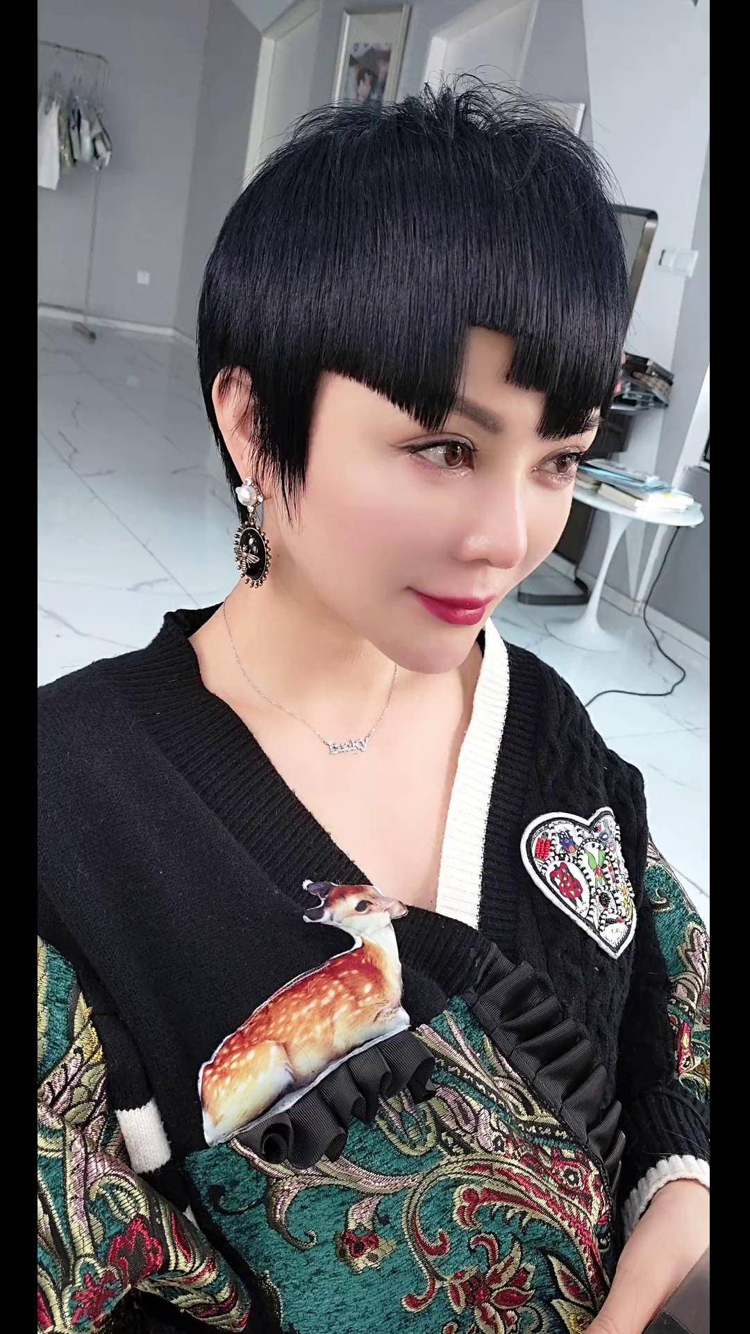 阶梯刘海短发杭州专业剪发冯飞