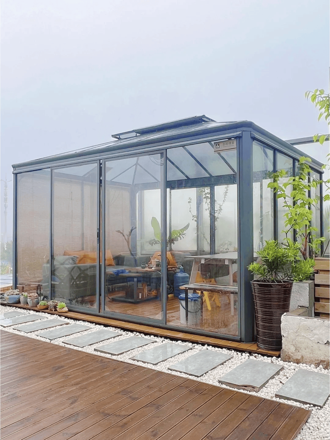 阳光房如何实现冬暖夏凉,还兼具美观与实用?