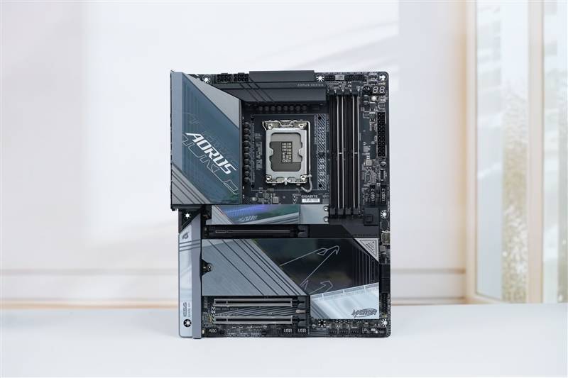 3K价位顶级堆料！技嘉Z890 AORUS MASTER超级雕主板评测：内存调校独步天下