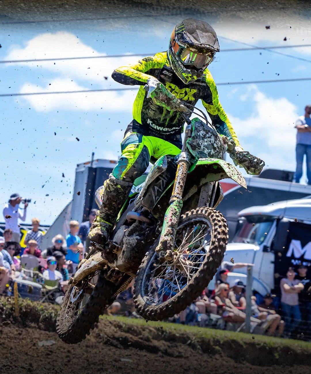 川崎车队全力备战2025超级越野摩托车赛事