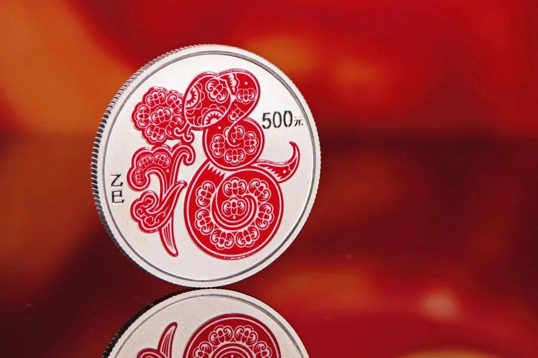 【钱币热销】2025(蛇)年贵金属纪念币上柜_图案_梅花形_圆形