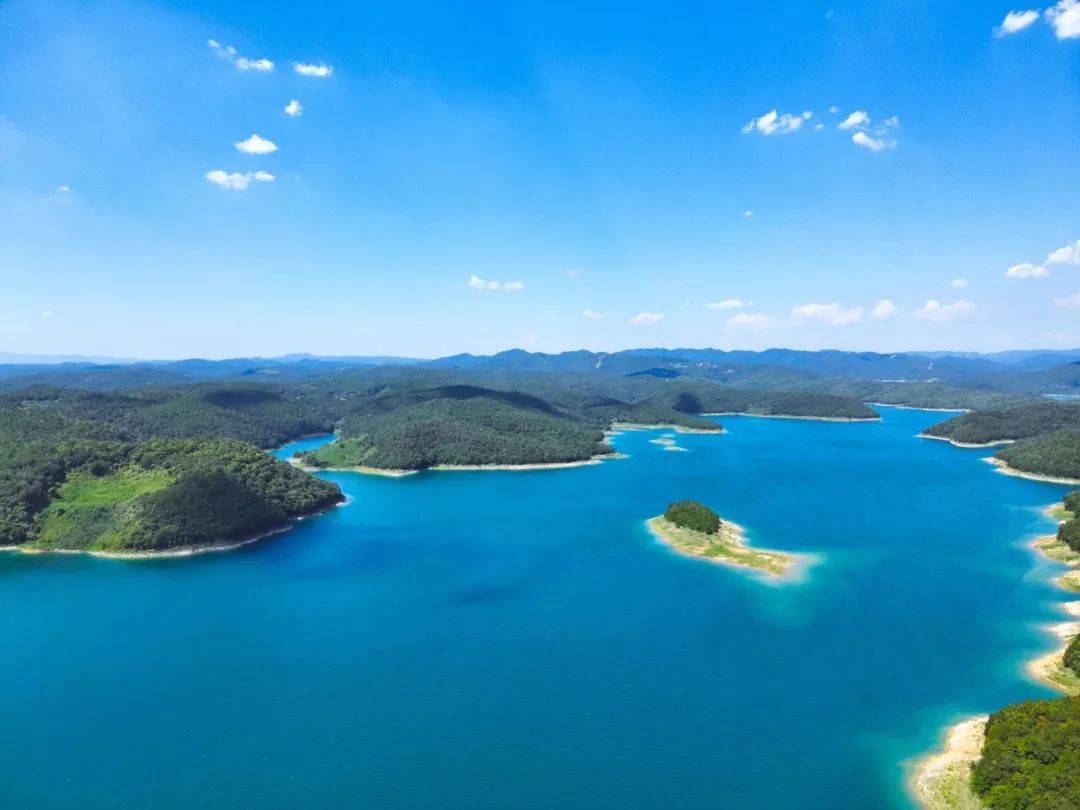 作为全国9个200万亩以上的大型水库灌区之一,清澈的漳河水润泽着260万