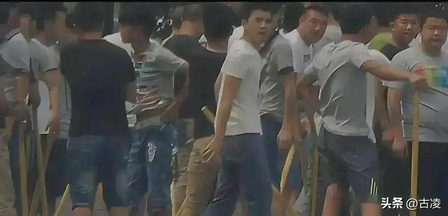 2015年,杨顺昌与其手下在绵阳闹市区的绵州酒店停车场实施了一起恶性