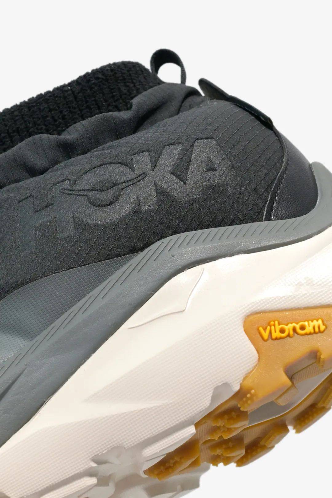 诞生于山脉的 hoka one one® 最初以加厚缓冲鞋底
