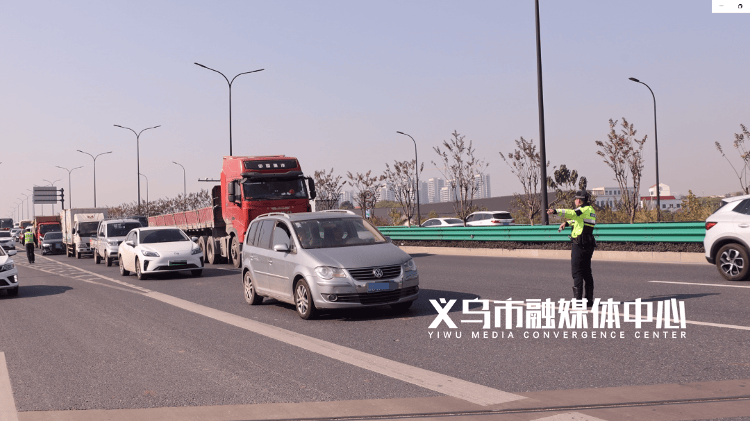 国贸大道限行!了解具体时间,路段,车型→