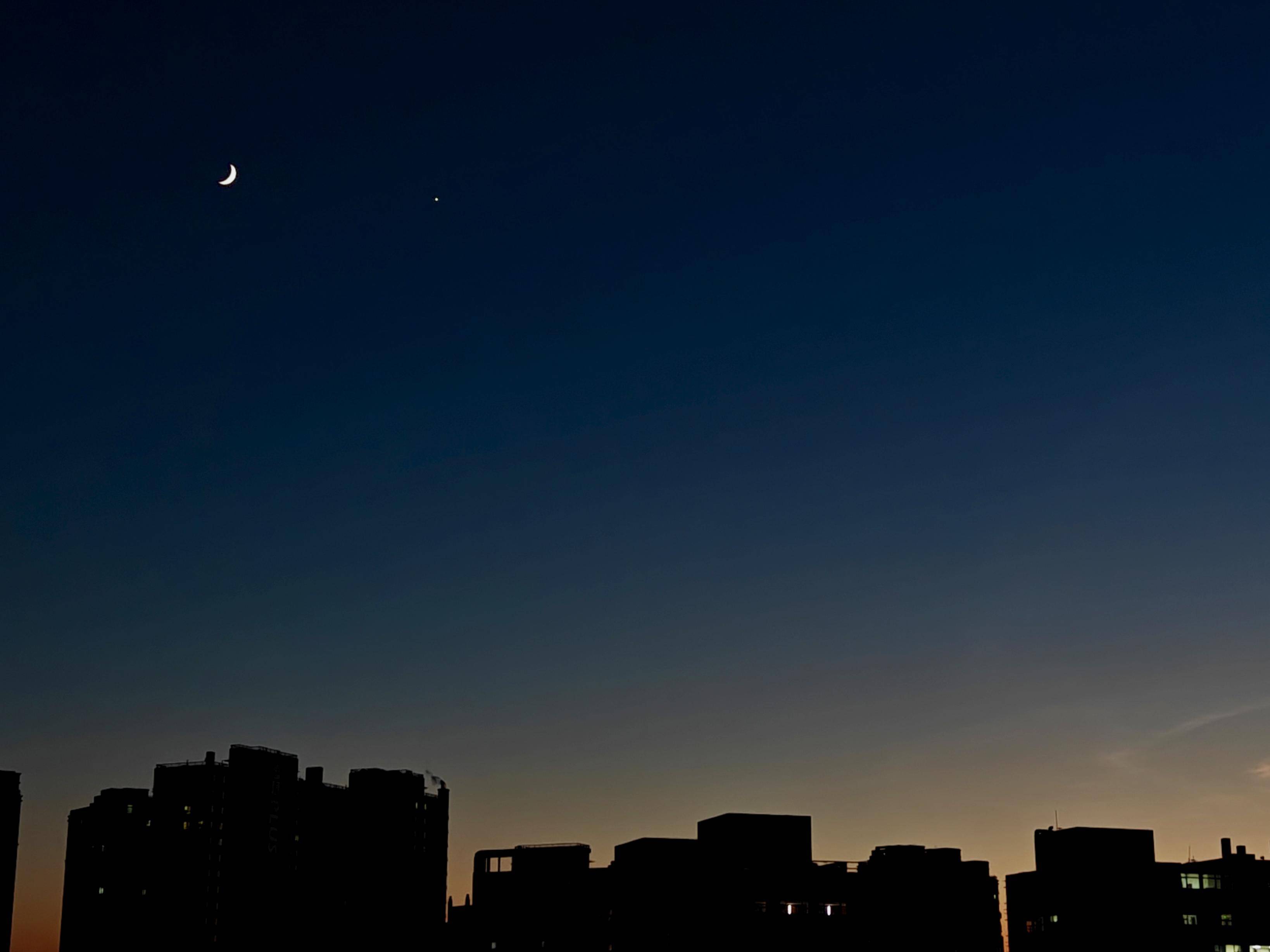 金星伴月,高颜值"星月童话"再现北京夜空