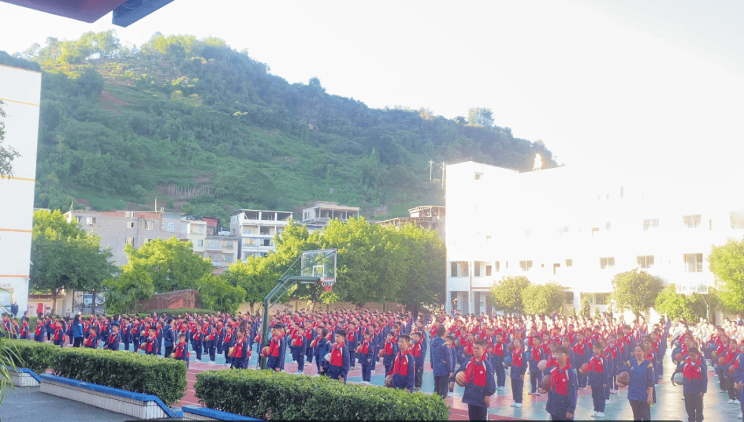合江利城高中——泸州市11所"知心家庭学校"其中之一