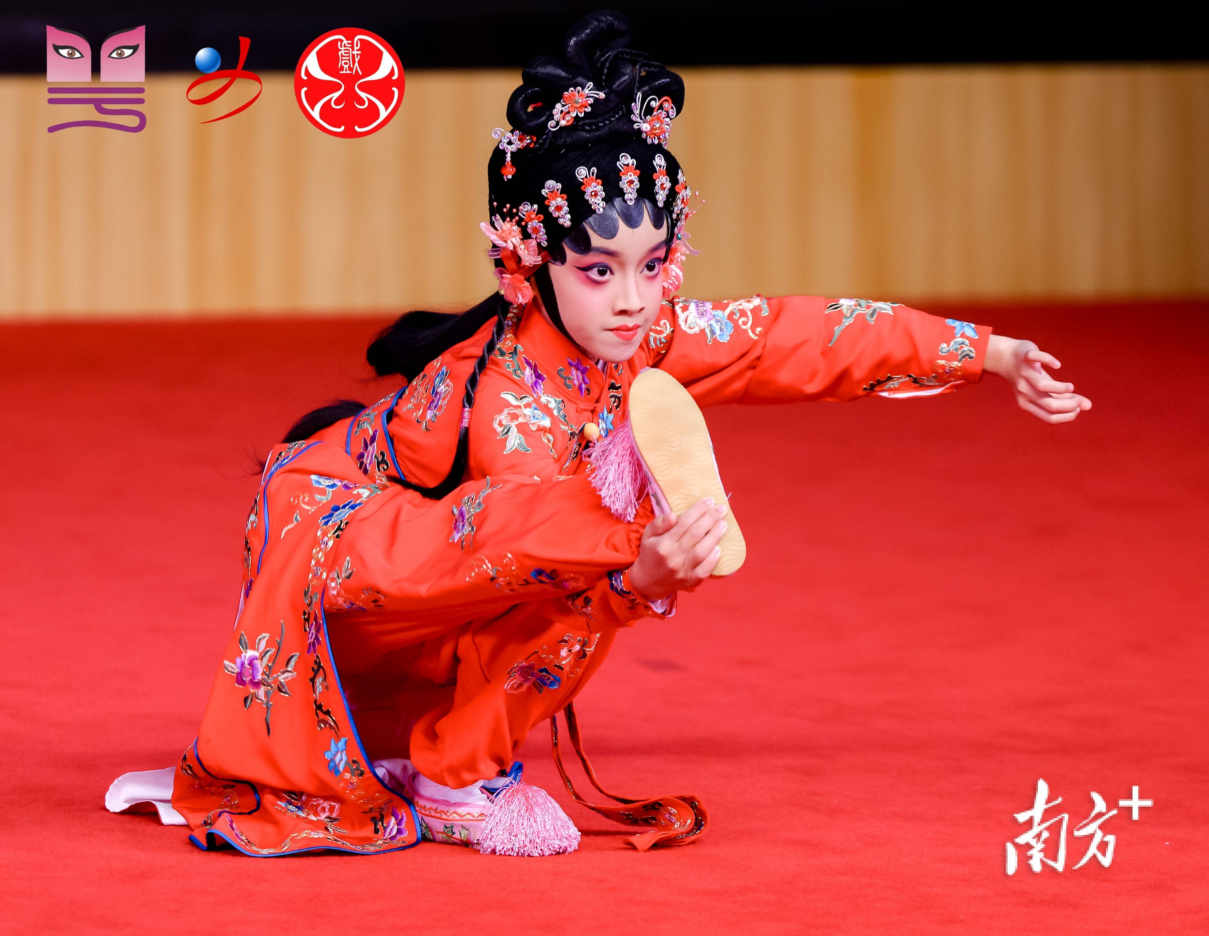 小孩童唱大戏!"粤乐长闻"粤剧汇演让少年做主角