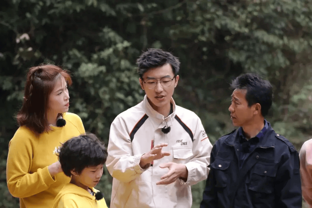 1少儿主持团 | 大揭秘!"飞行家族"八哥廖一翀全新踪迹!