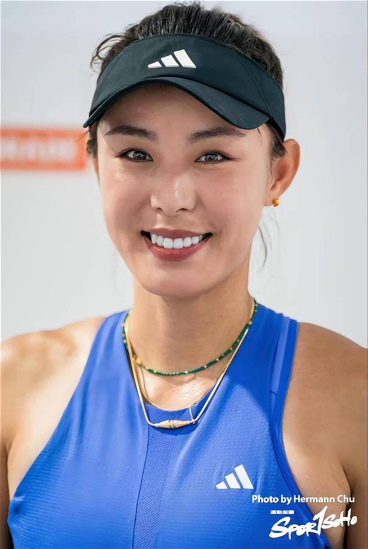 32岁中国网球名将王蔷领证结婚,今年8月刚刚告别大满贯,曾被誉为"中国